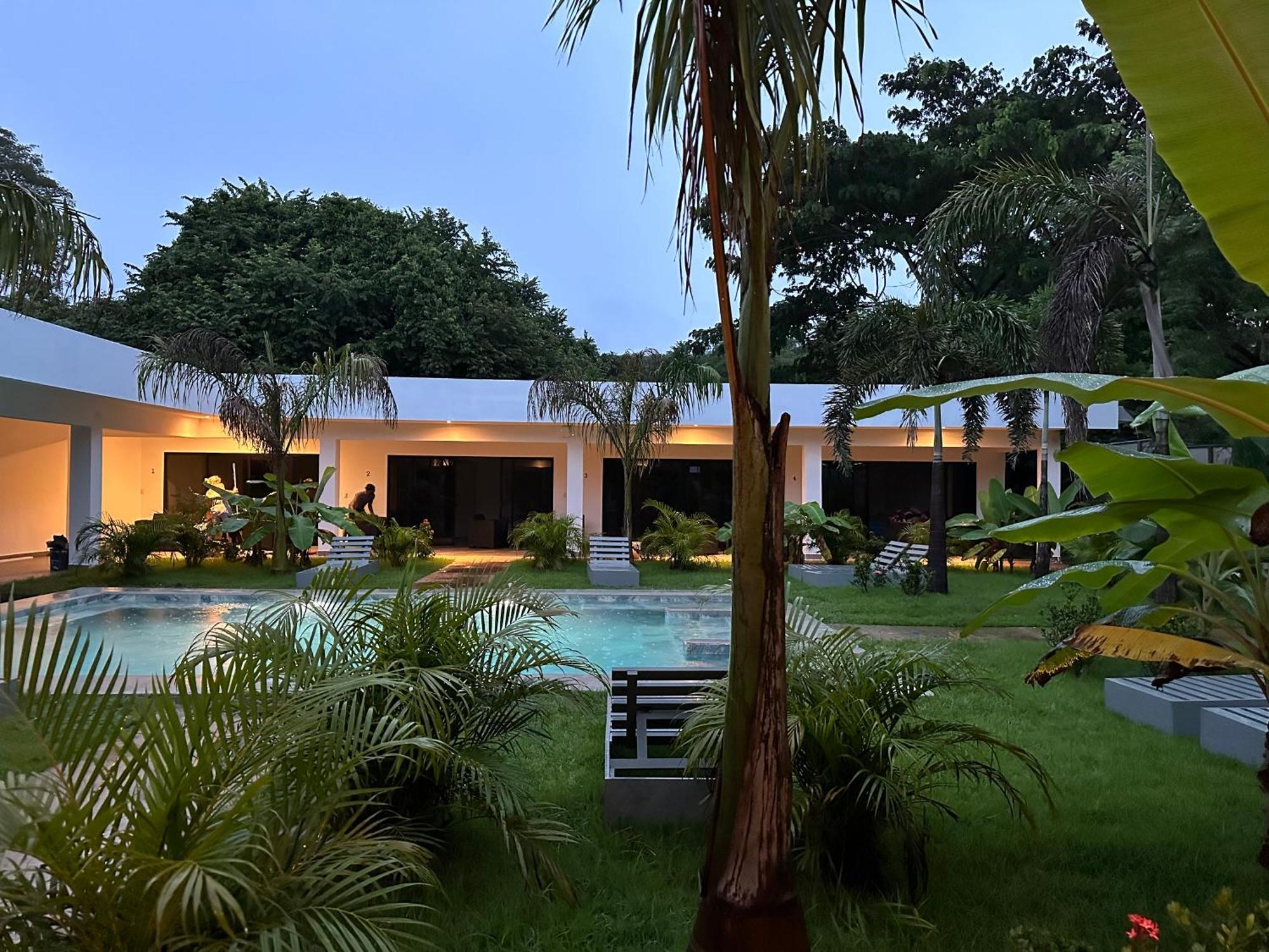 Hotel Good Life Coco Bagian luar foto